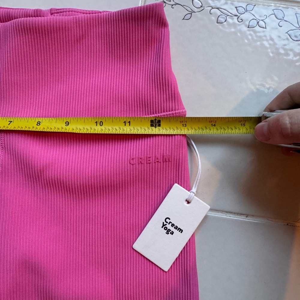 NWT Cream Yoga Hot Pink Biker Shorts size Small - Picture 5 of 8